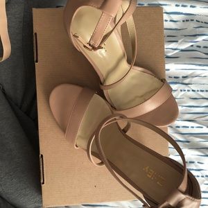 ZriEy 9M Womens heels